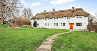 Barfrestone - Four Bedroom Detached Thatched Cottage