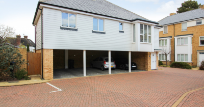 Stylish Living in the Kent County Cricket Ground Complex  - TO LET