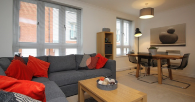 Two Bedroom Duplex Apartment - Walking Distance to The City - TO LET