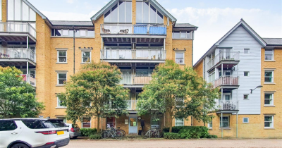 St Andrews Close - Two Bedroom Apartment - Walk to the City & Station