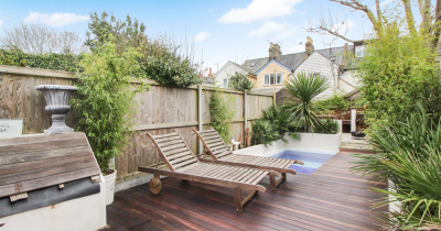 BEAUTIFULLY PRESENTED - THREE BEDROOM HOME - CLOSE TO STATION AND CITY