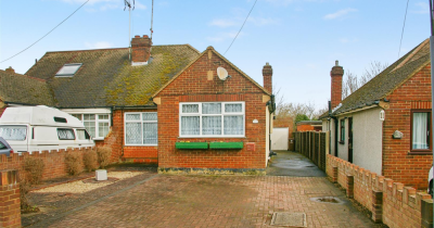 TWO DOUBLE BEDROOM BUNGALOW BACKING ONTO THE RIVERSIDE COUNTRY PARK