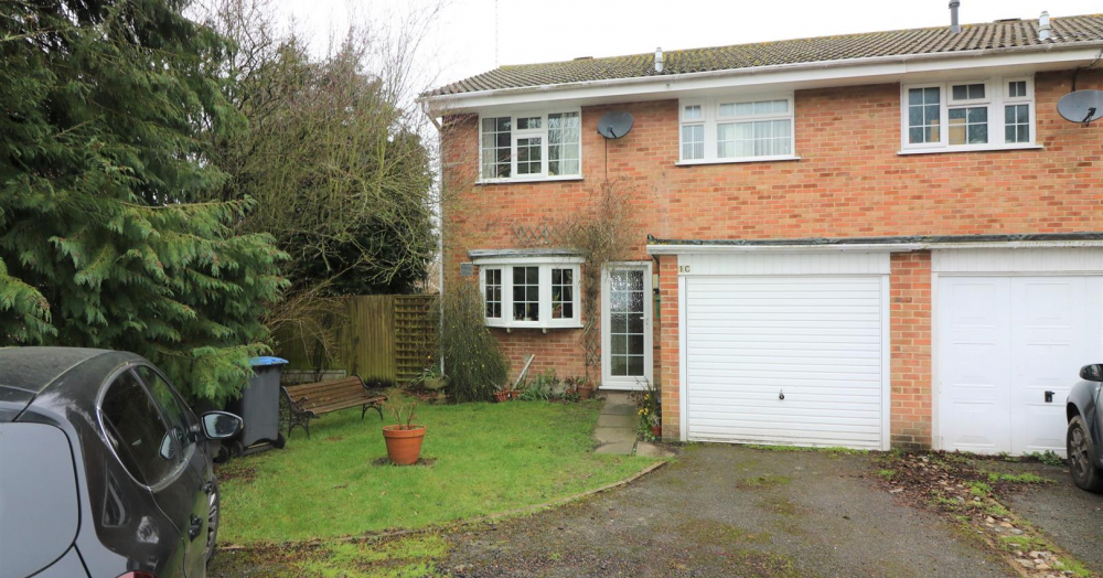 THREE BEDROOM FAMILY HOME - VILLAGE LOCATION - SHEPHERDSWELL