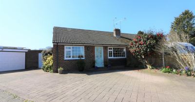 THREE BEDROOM CHALET BUNGALOW - STUNNING  GARDEN - EYTHORNE