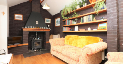 BEAUTIFUL OAST CONVERSION - THREE BEDROOMS - MONKTON