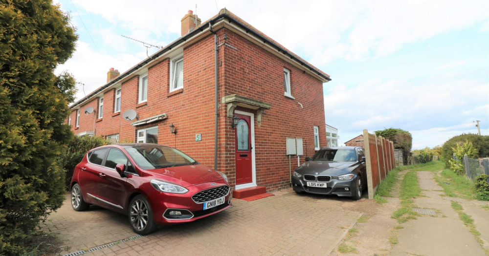 Two Bedroom Village Home with Extensive Rear Garden - Eastry - Near Sandwich