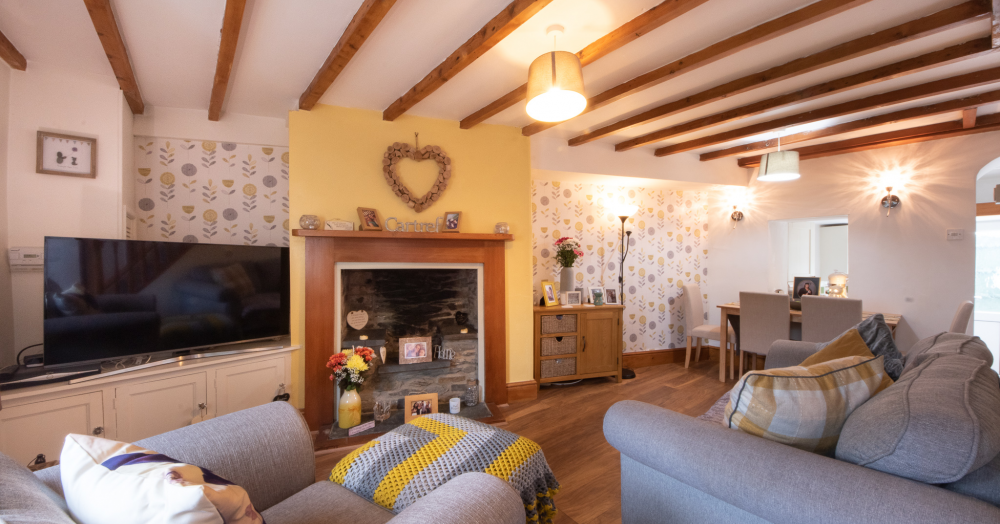 What is a chocolate box cottage?