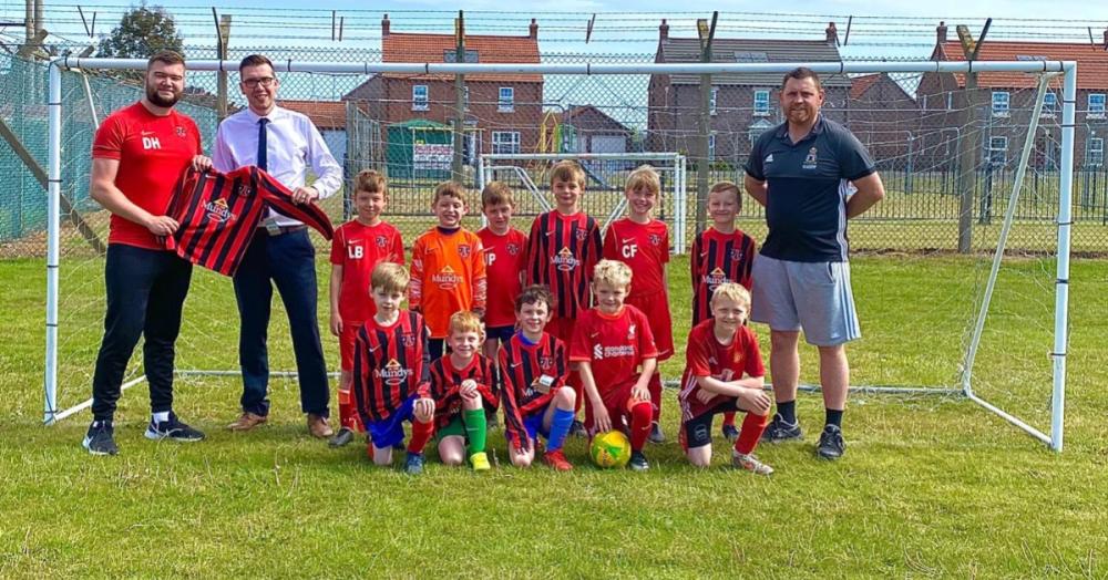 Mundys Supporting Local Community Football