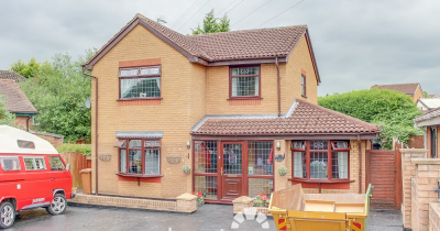 Take A Look 👀! 🏡Spacious Detached Property In Hawarden