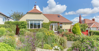 Take A Look 👀! 🏡Well Presented Detached Bungalow On Hall Lane