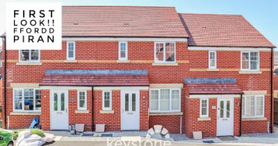 🏡 FIRST LOOK VIDEO 🎬Three Bedroom Mid Terrace House On Ffordd Piran, Oakenholt🏡
