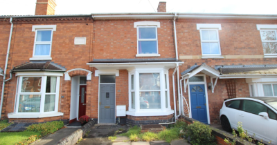 Spacious 4 Bedroom House for Sale in Comer Road, Worcester - Perfect for Student Let!