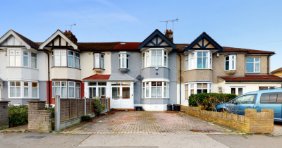 FOR SALE:  5 bedroom home in Woodford with off street parking! OIRO £750,000