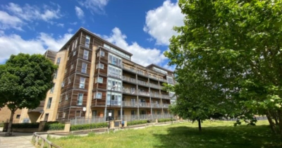 TO LET: Modern TWO bedroom apartment with large BALCONY & secure parking!!!