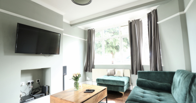 To Let : Woodford Green, IG8 - Stunning Two Bedroom House £1,600