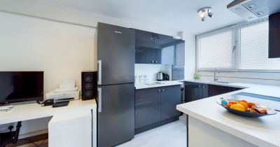 FOR SALE: One bedroom apartment with private garden! 5 minute walk to Woodford station