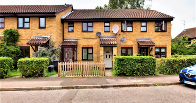 FOR SALE: Two bedroom apartment in Snaresbrook, E11 > Allocated parking > £380,000
