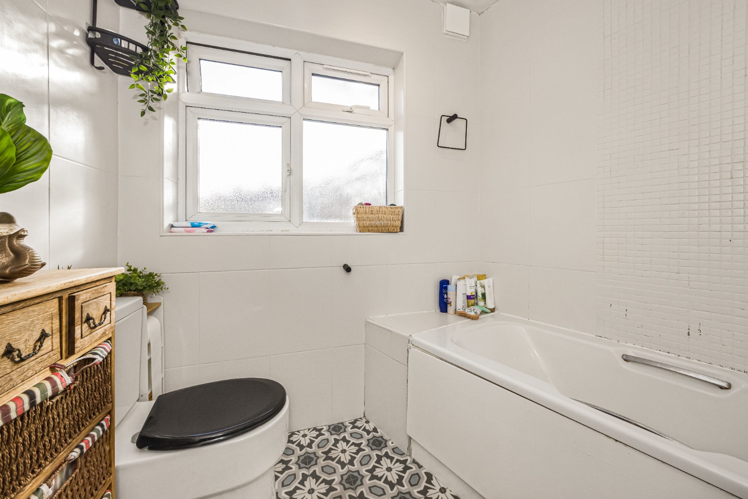 Photo for Kingsland Road, London, E13