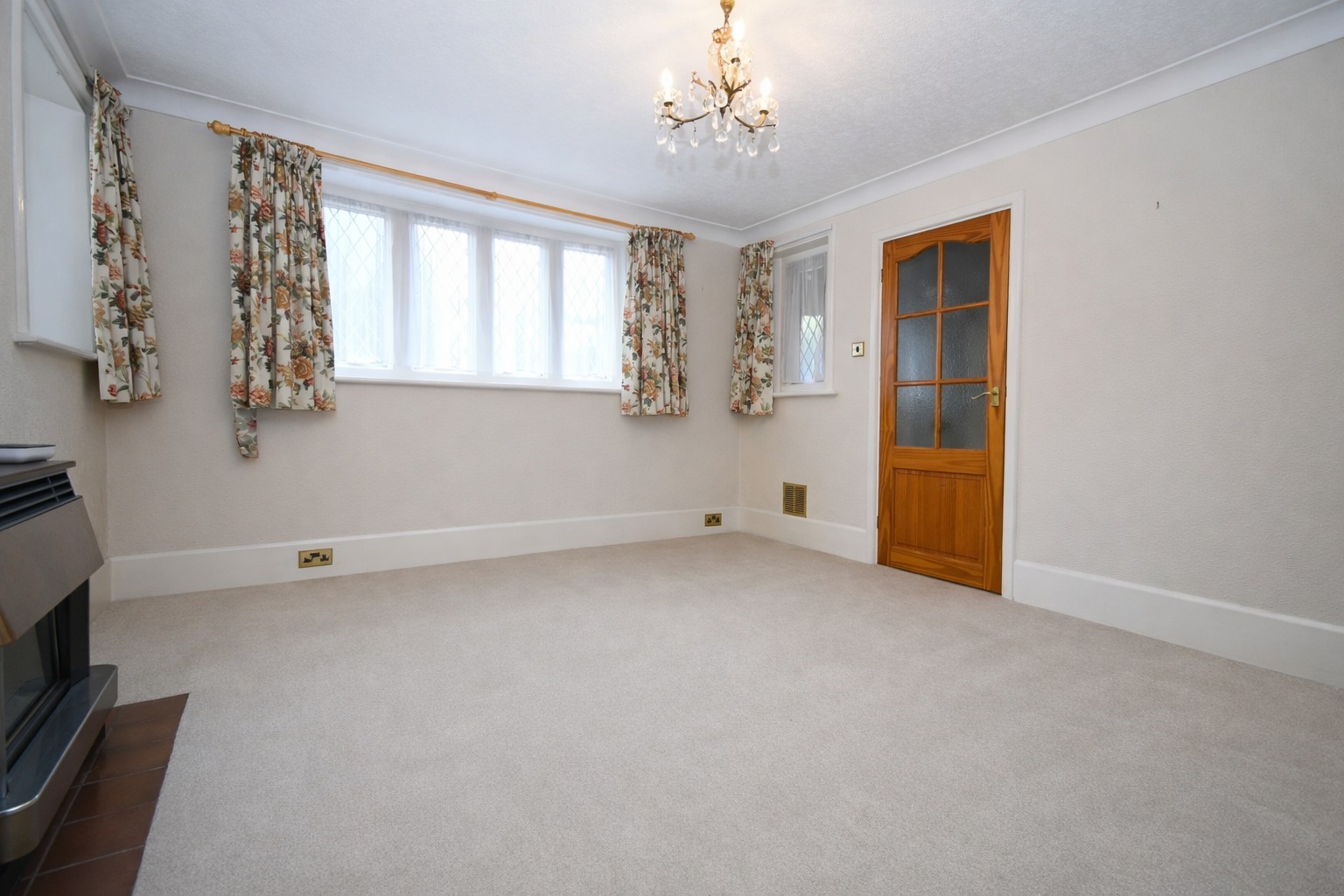 Photo for The Lodge, Goldings Hill, Loughton, Essex, IG10