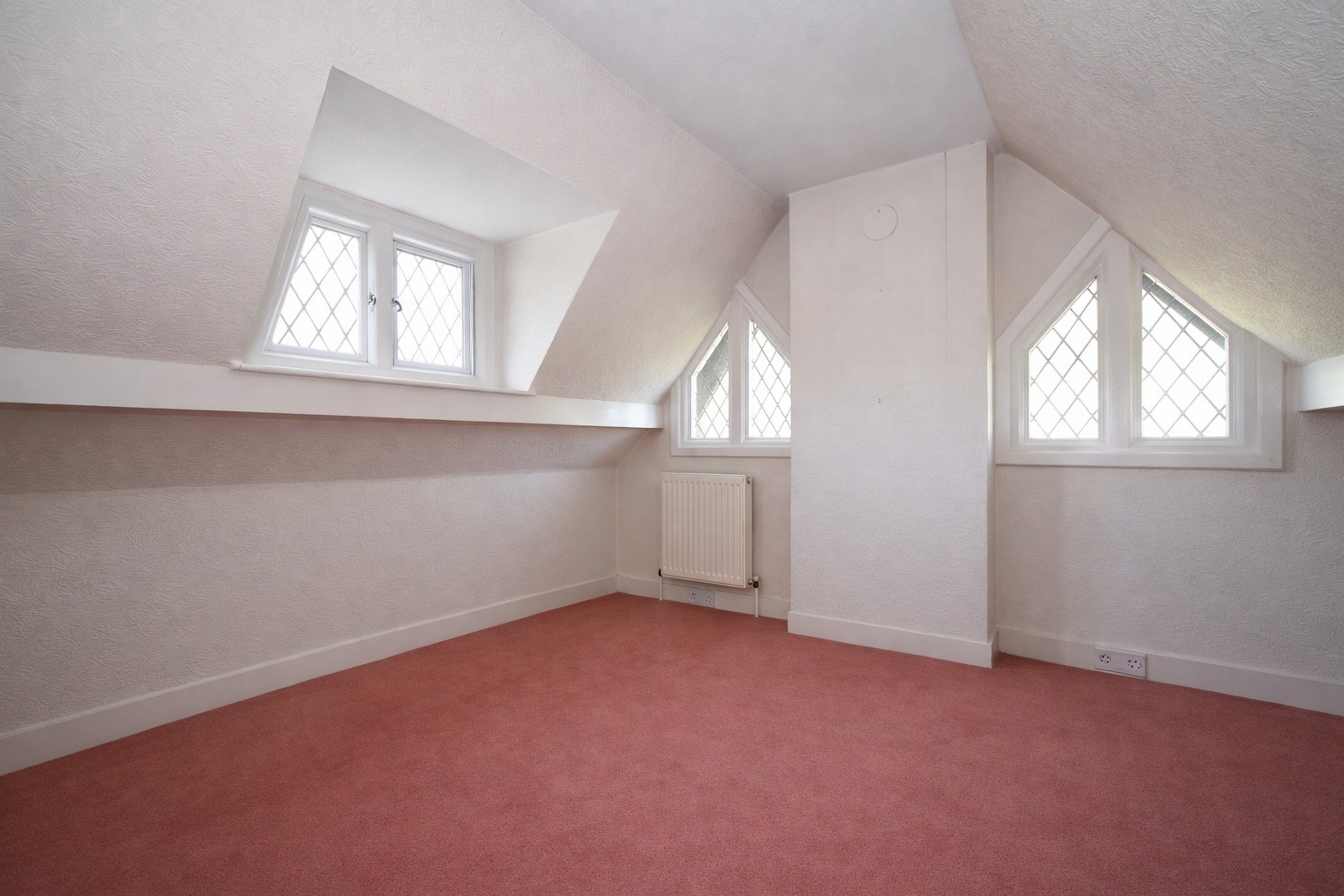 Photo for The Lodge, Goldings Hill, Loughton, Essex, IG10