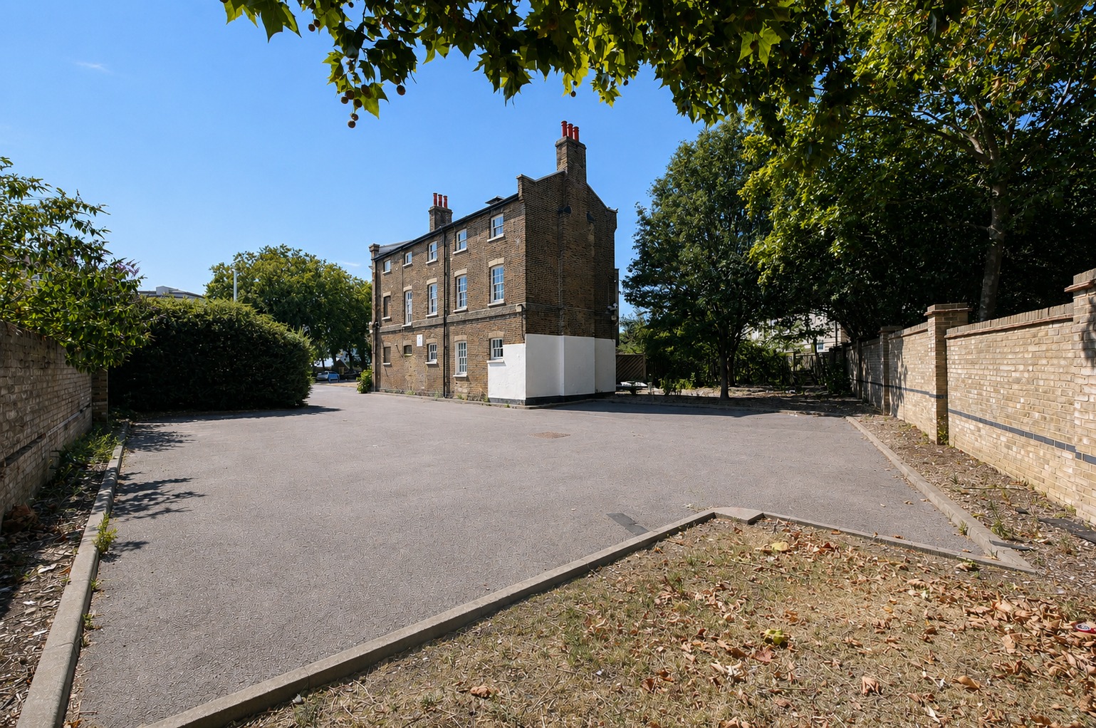 Photo for Thorne House, Thorne Close, London, E11