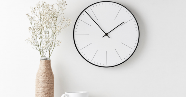 Image showcasing The Ultimate Guide To A No-Buy Year - Becoming Minimalist