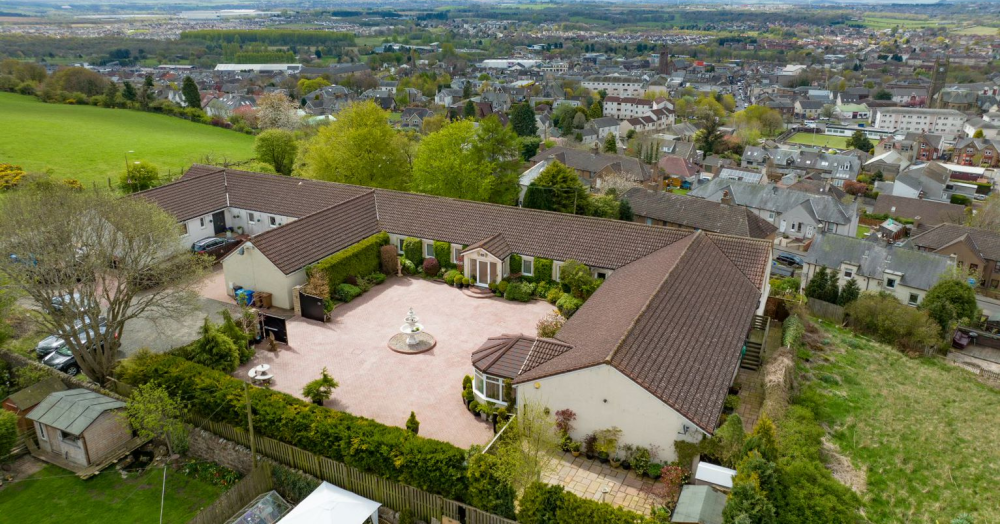 Selling Your Home in West Lothian, Clackmannashire and Surrounding Areas : A Guide for Summer 2023