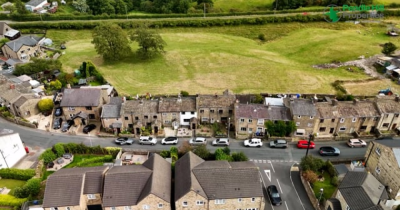 Through the Keyhole: 417 Wheatley Lane Road, Fence