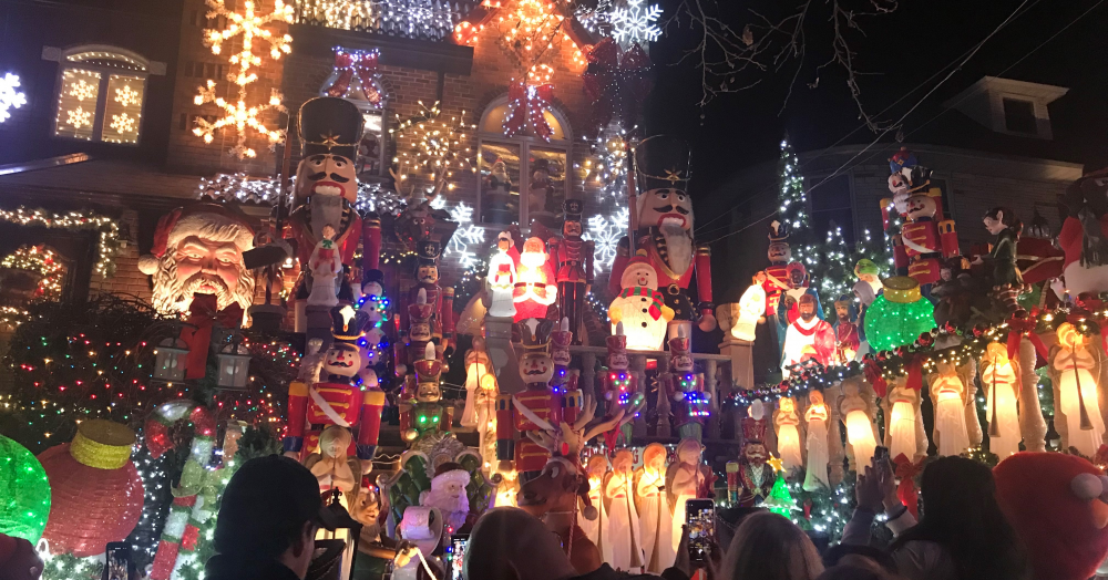 Christmas Decorations and Selling Your Home