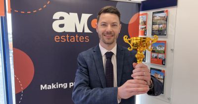 Happy Hammer Tom wins the Gold Cup