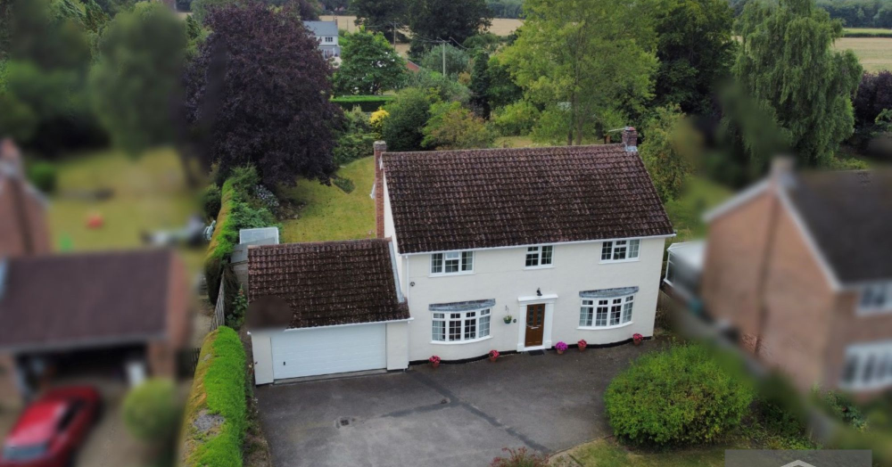 A 5 Bedroom Non Estate Family Home With Beautiful Gardens On Just Over A Third of An Acre Plot
