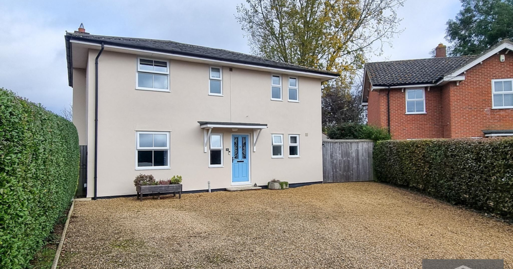 Looking for An Impressive Detached Executive Style 4 Bedroom House In A Cul De Sac Location?